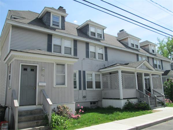 102  Everett St,  Easthampton, MA