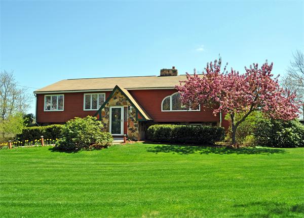 111  Meredith Road,  Tewksbury, MA