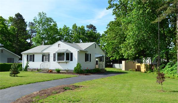 58  Phelps St,  Easthampton, MA