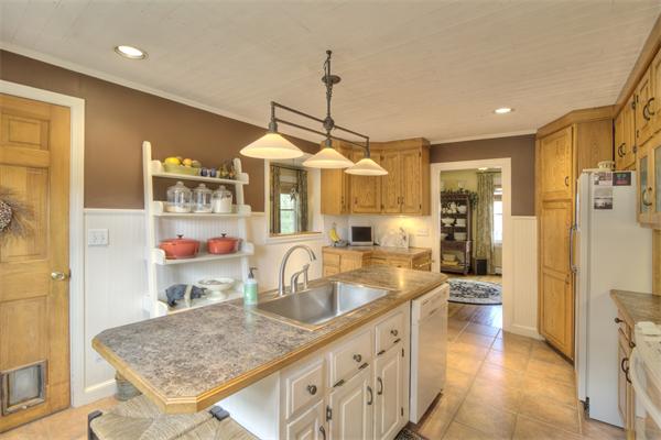 22  Whittier Rd,  Haverhill, MA
