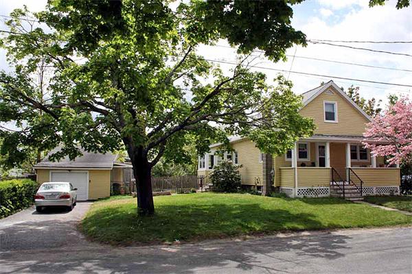 7  Madison Ave,  Montague, MA