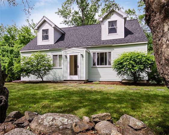 27 Cottage Street, Tewksbury, MA