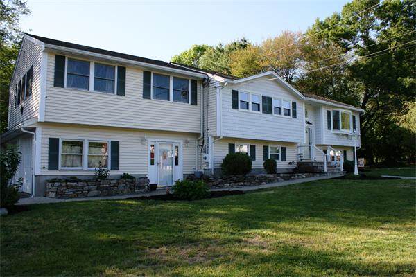 71 Roper Ln, Tewksbury, MA