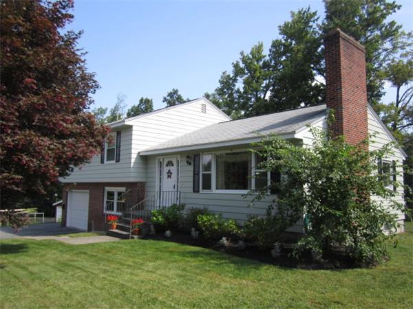 80  Bel Air Dr,  Fitchburg, MA