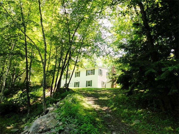 50  Lakeside Drive,  Sandown, NH