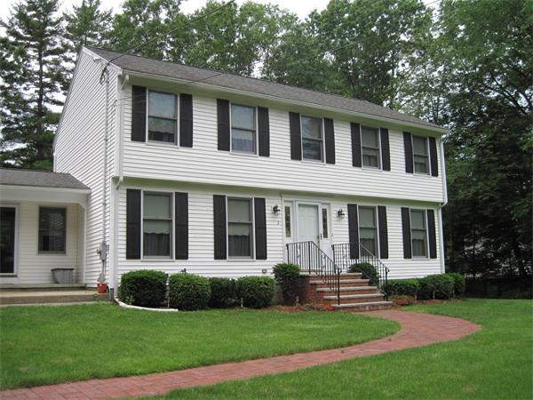 2 Edgewood Rd, Tewksbury, MA