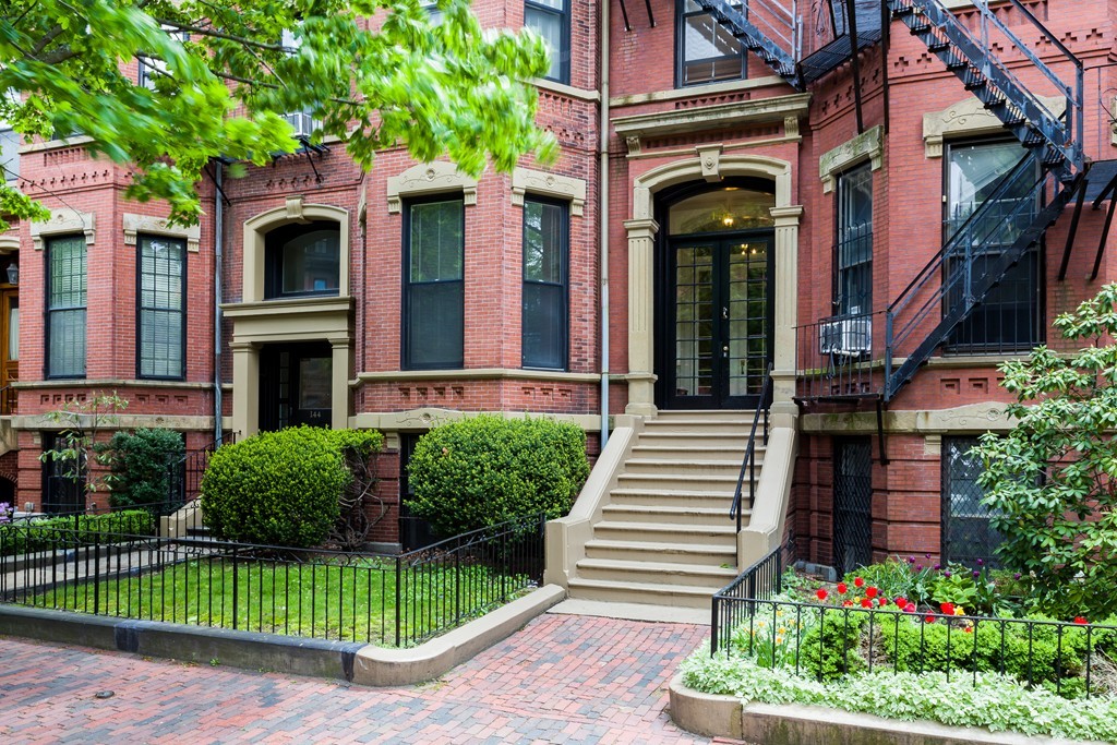 Back Bay Homes for Sale Metro Realty Corp.