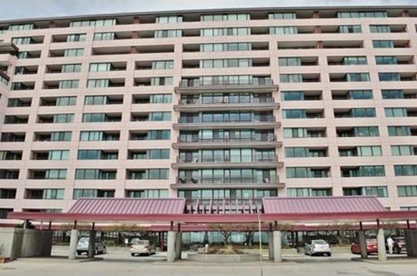 St. Condos Current Listings &amp; Pictures