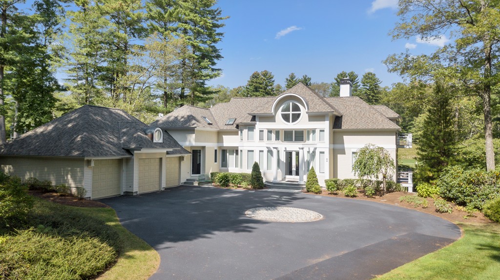 Homes for sale in the Ipswich Country Club subdivision Ipswich, MA