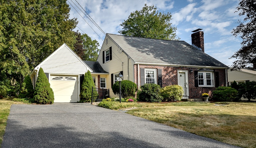 11 Sunset Drive, Framingham, MA 01701
