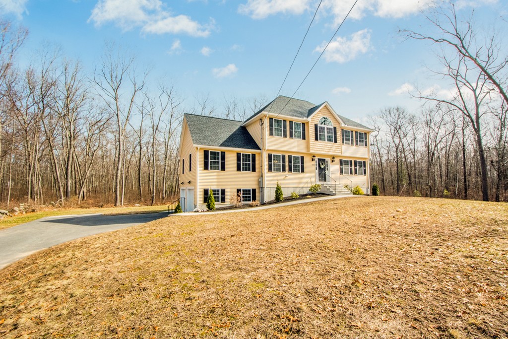 4 bedroom Homes For Sale in Uxbridge, MA Uxbridge MLS Search