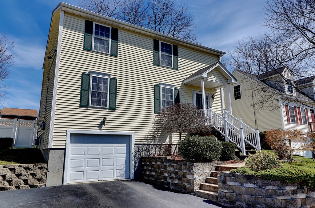 Luxury Homes For Sale in Cumberland, RI Cumberland MLS Search