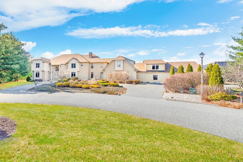 Luxury Homes For Sale in Longmeadow, MA Longmeadow MLS Search
