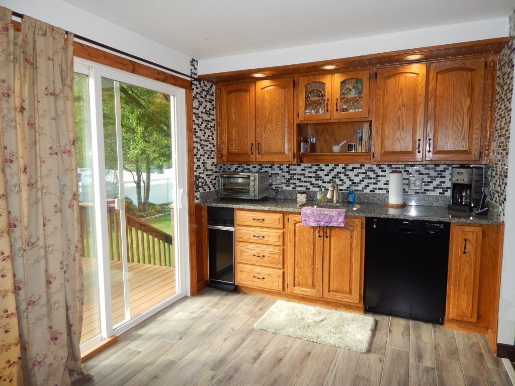 12 Beeman Rd Peabody Ma » Split Entry for Sale » $484,000