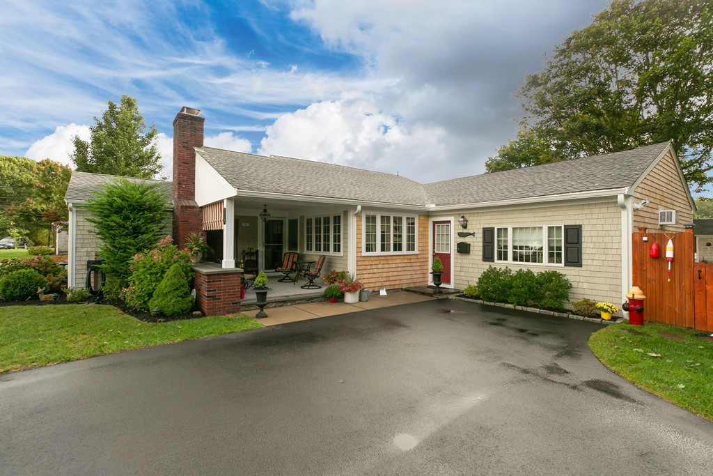 210 Walker St, Falmouth, Massachusetts