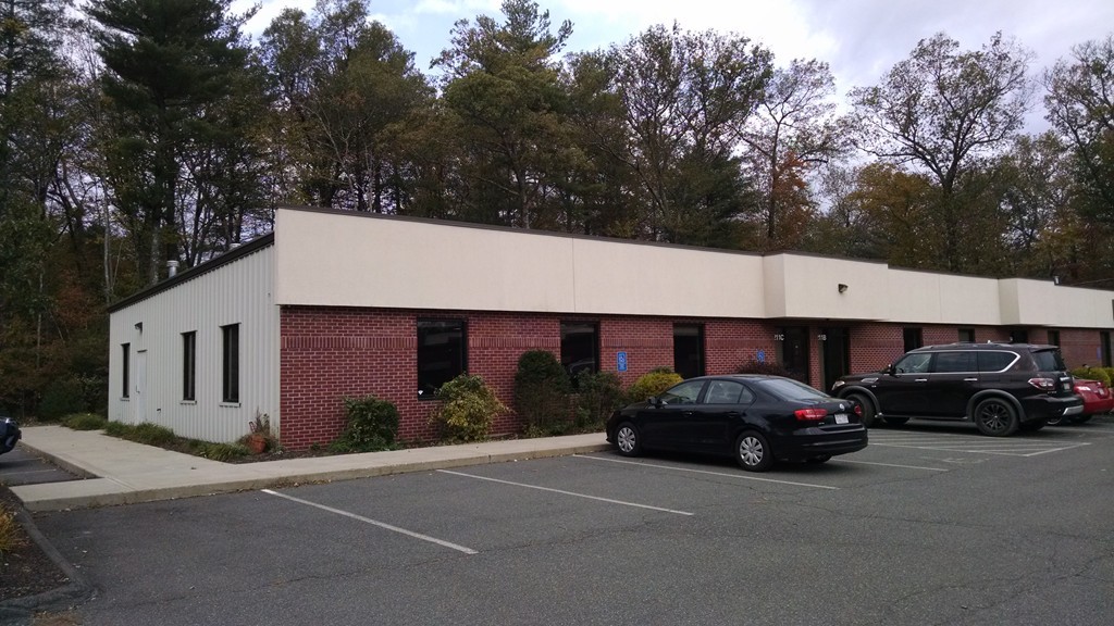 211 State Street, Belchertown, MA 01007