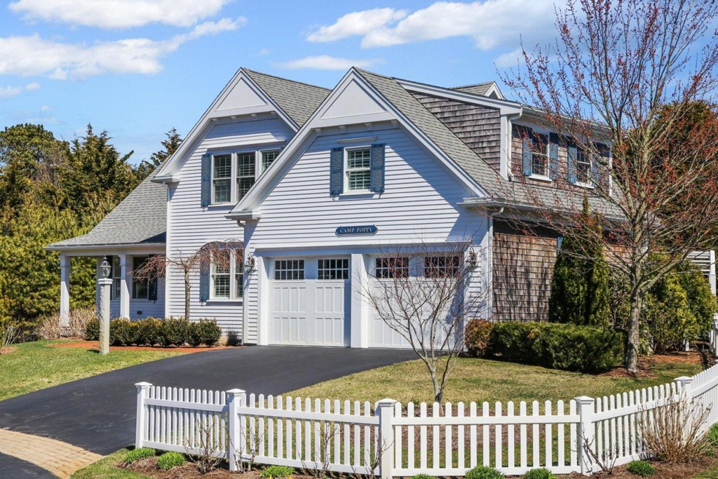 10 Seacrest Village Ln, Chatham, MA 02633
