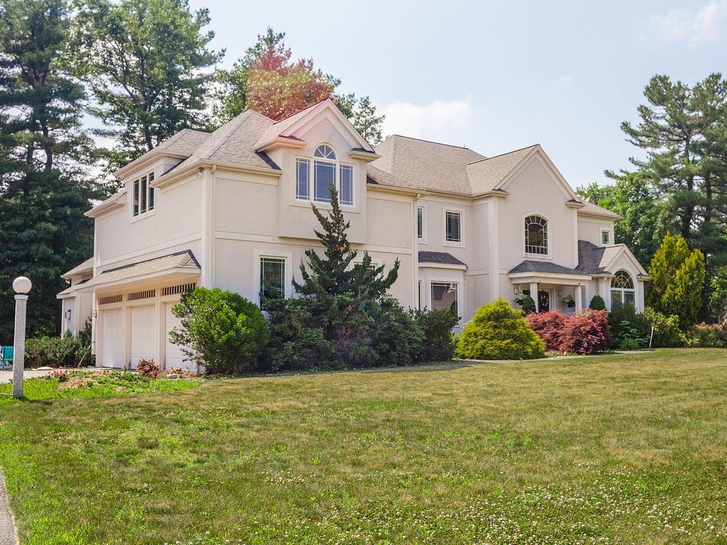 25 Colts Crossing, Canton, MA 02021