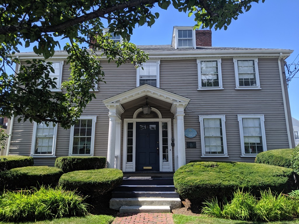 4 Water St, Arlington, MA 02476