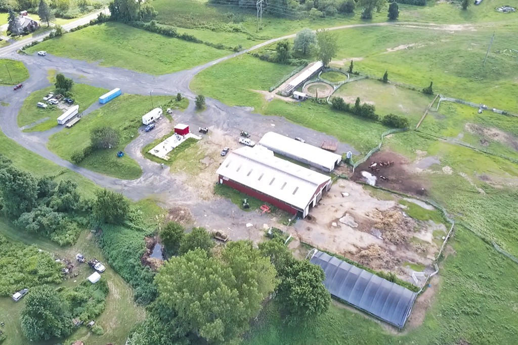 32 Shoemaker Ln, Agawam, MA 01001