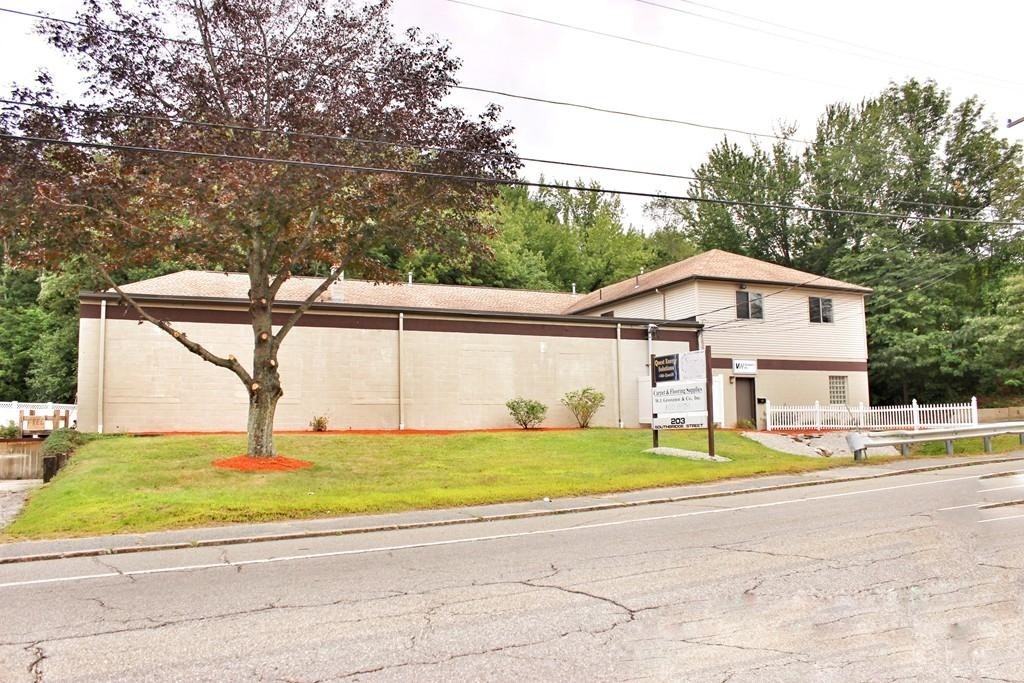 203 Southbridge St, Auburn, MA 01501