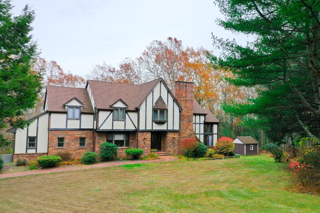 139 N Washington St, Belchertown, MA 01007