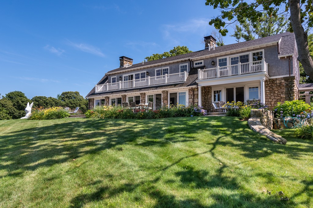 74 Pin Oaks, Barnstable, MA 02630