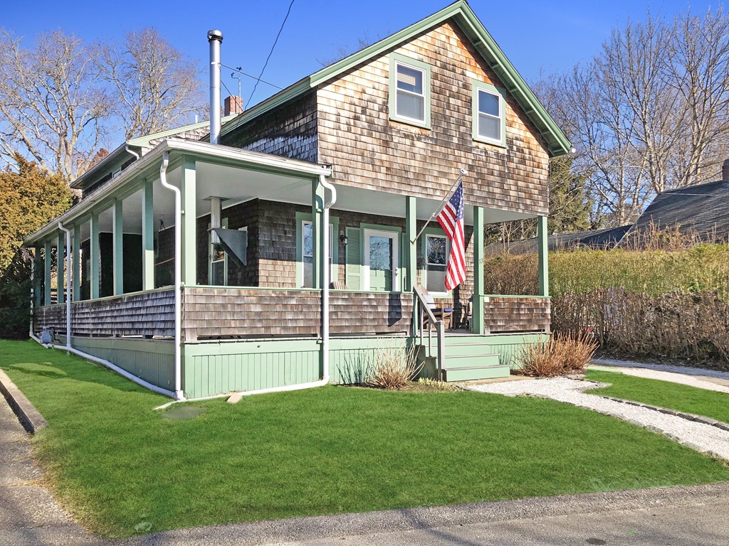 13 Wilson St, Dartmouth, MA 02748