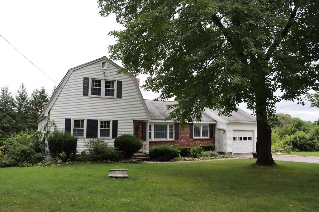 42 Barton Hill Rd, Chelmsford, MA 01824