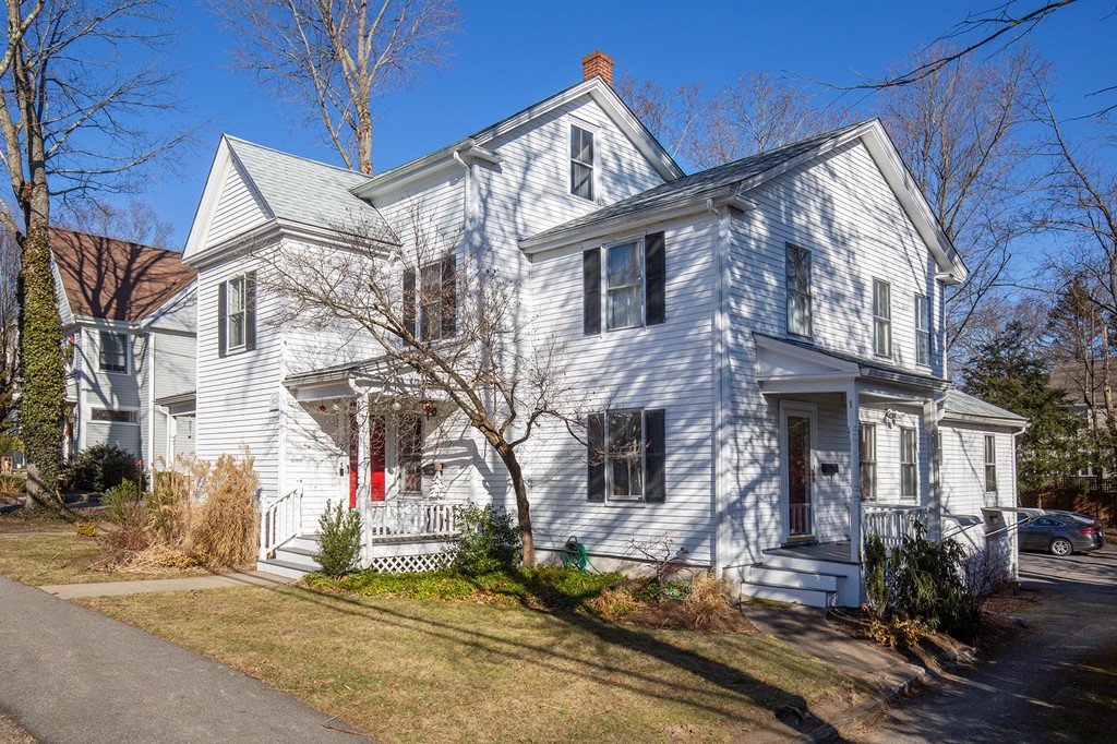 24 Cottage St Unit 1 Wellesley Ma 2 3 Family For Sale 510 000