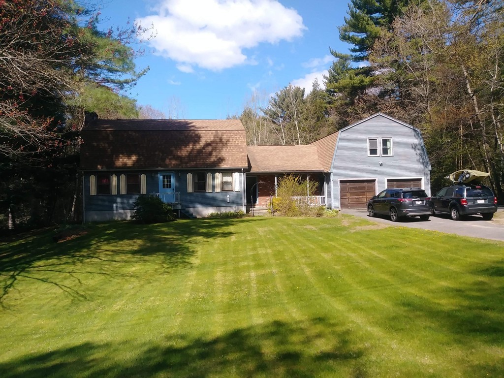 29 Sherwood Dr, Belchertown, MA 01007