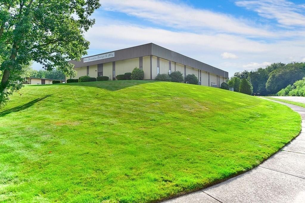 938 Suffield St, Agawam, MA 01001