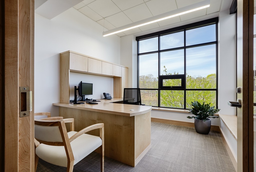 900 Cummings Center, Beverly, MA 01915