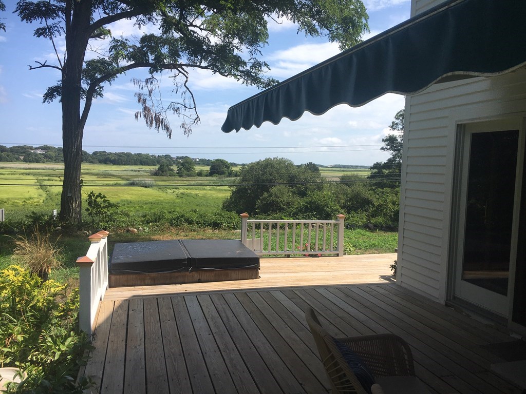 85 Main St, Barnstable, MA 02668