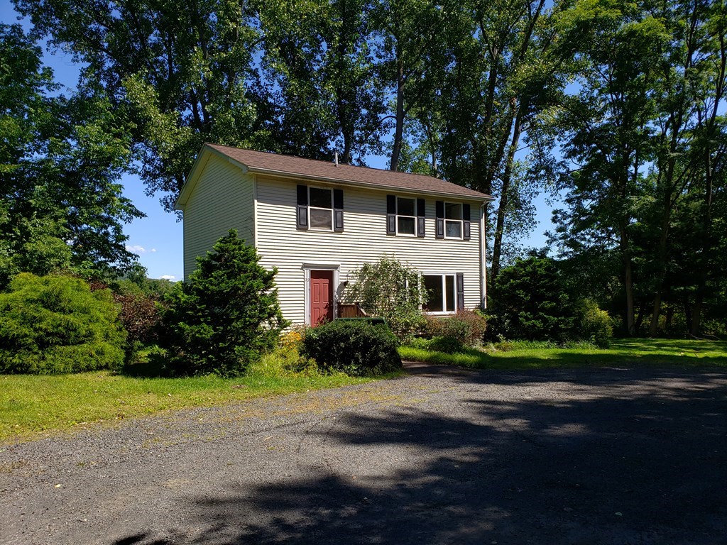 72 Belchertown Road, Amherst, MA 01002