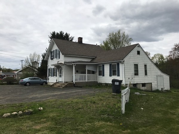 13 Sargent St, Belchertown, MA 01007