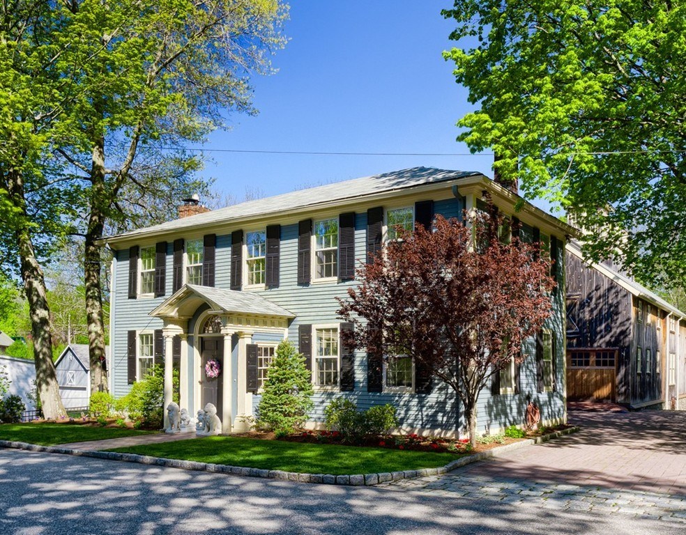 28 Kendall St, Barre, MA 01005