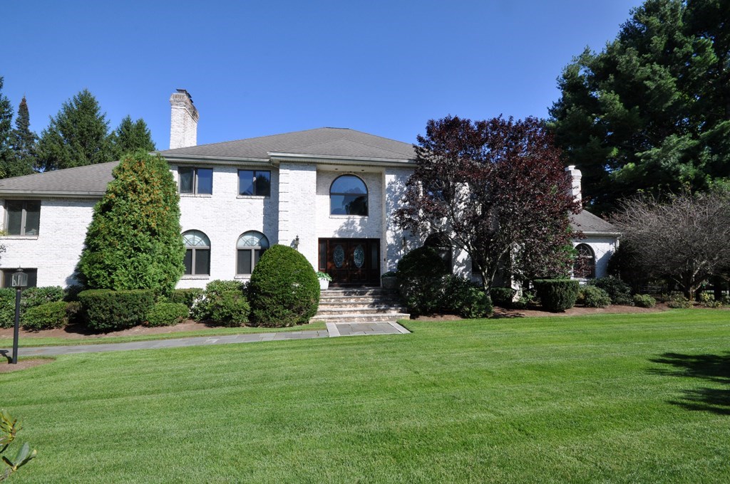 145 Mattison Dr, Concord, MA 01742