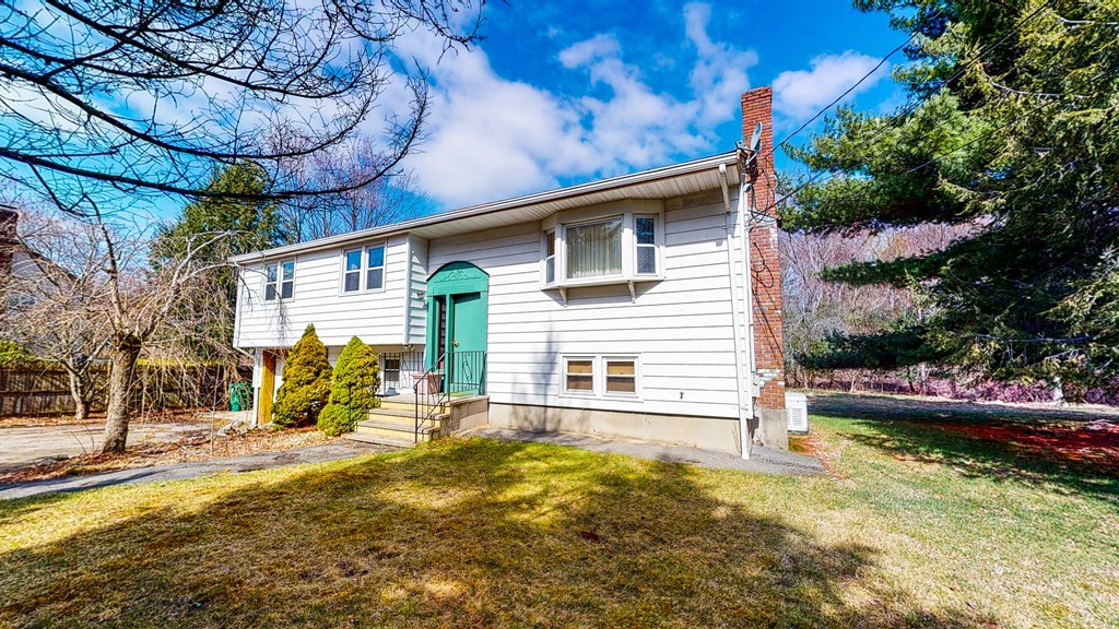 12 Fred St, Burlington, MA 01803