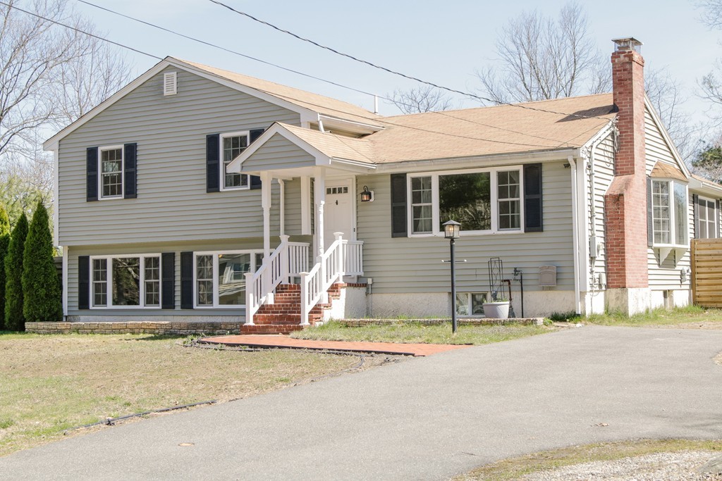 11 Ledgewood Dr, Canton, MA 02021