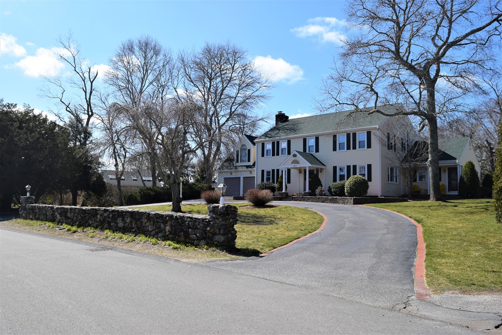277 Pleasant Pines Ave, Barnstable, MA 02632
