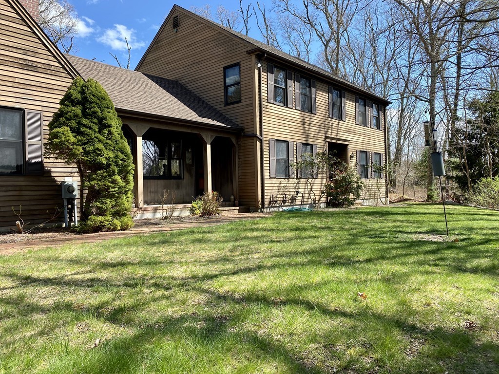 253 Gaffney Rd, Dartmouth, MA 02748