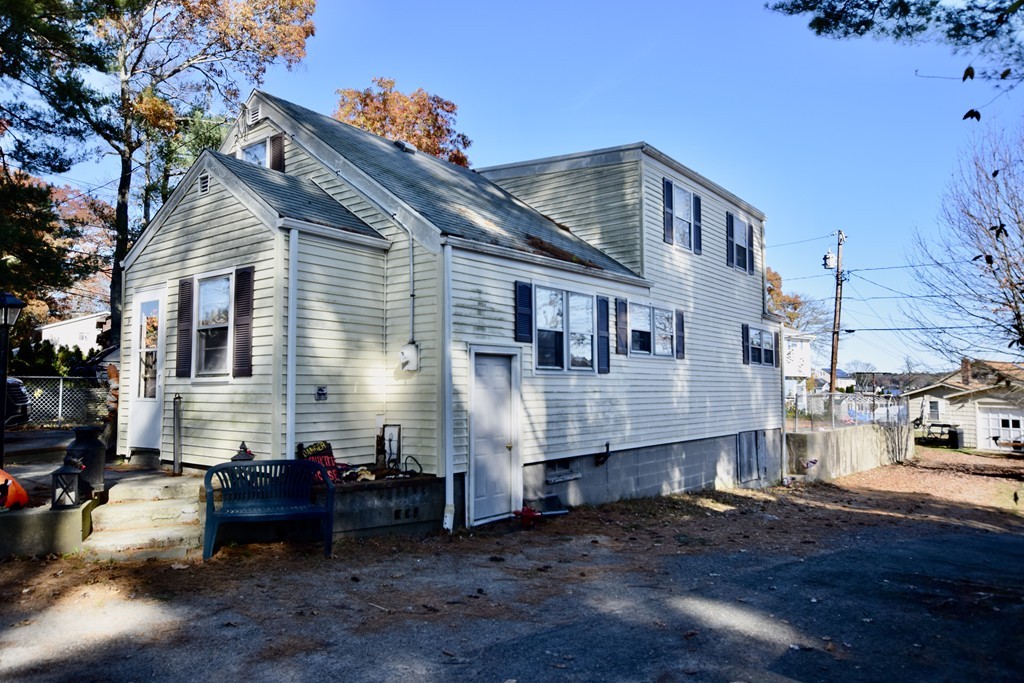 9 Point Of Pines Road, Freetown, MA 02717