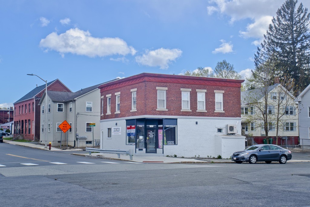 2 West St, Chicopee, MA 01013