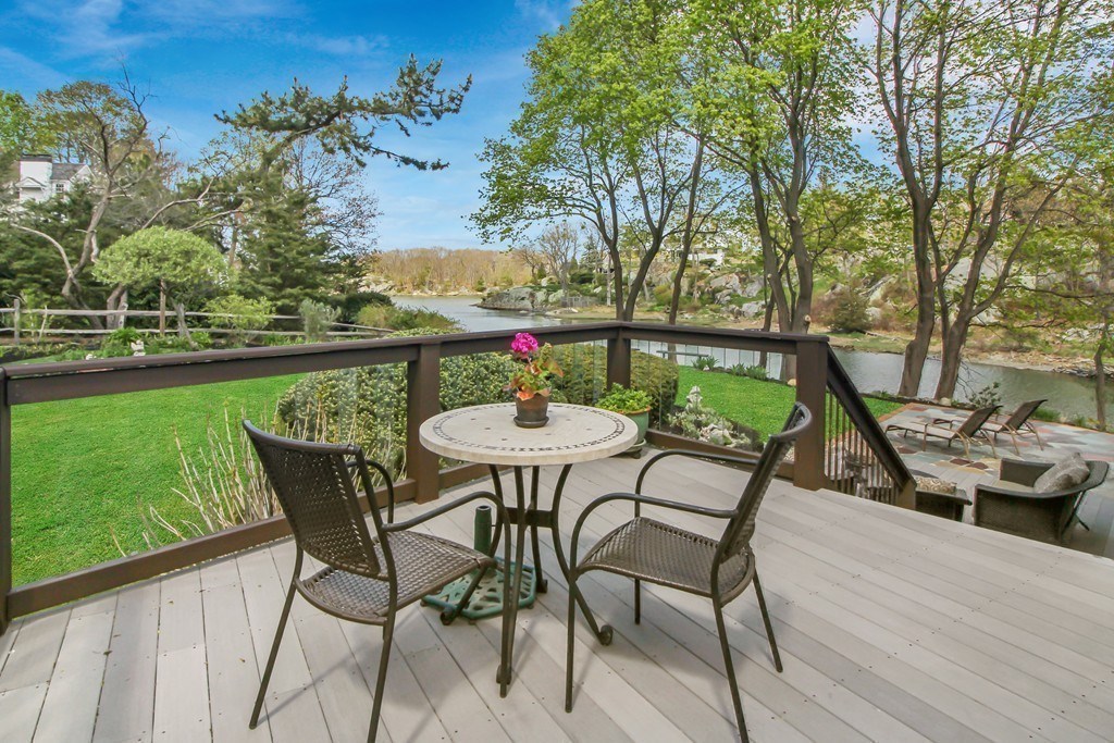 20 Nichols Rd, Cohasset, MA 02025