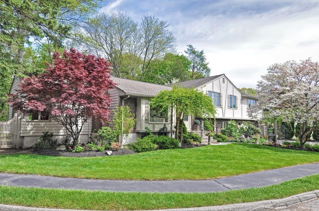 55 Volk Rd, Dedham, MA 02026