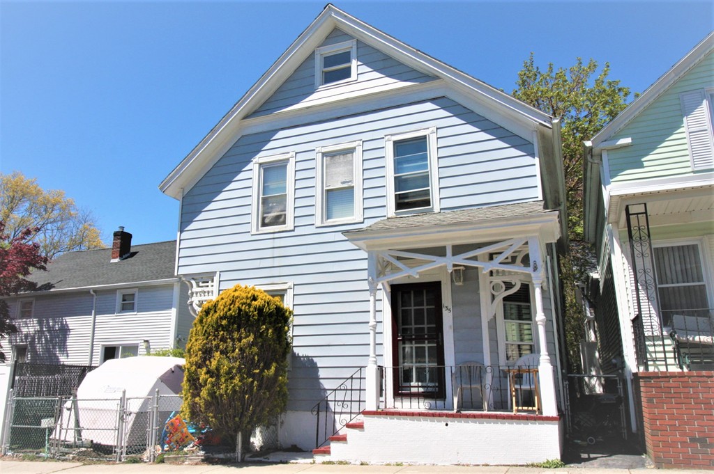 135 Arnold Street, New Bedford, MA 02740