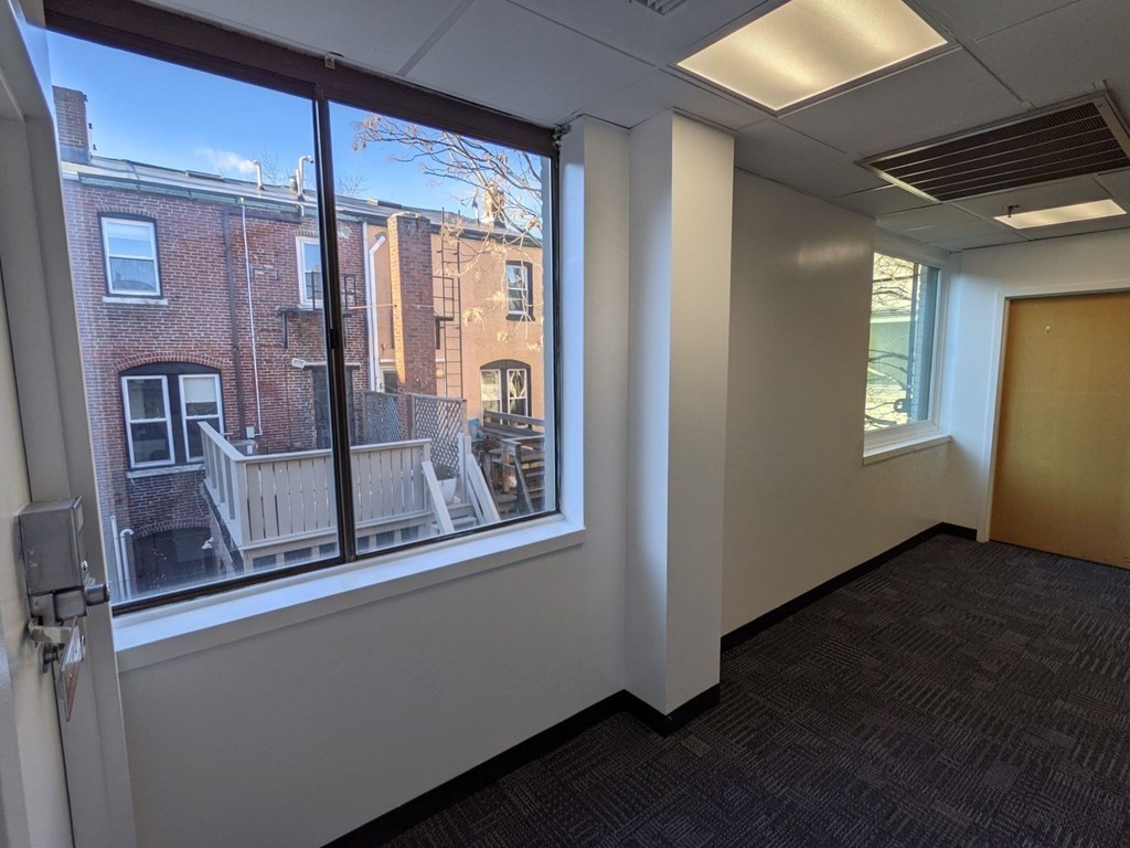 552 Massachusetts Ave, Cambridge, MA 02139