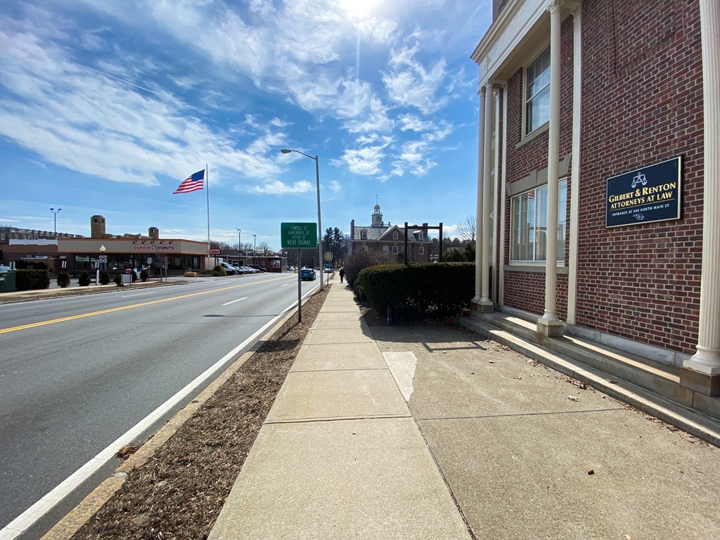 348 N Main St, Andover, MA 01810