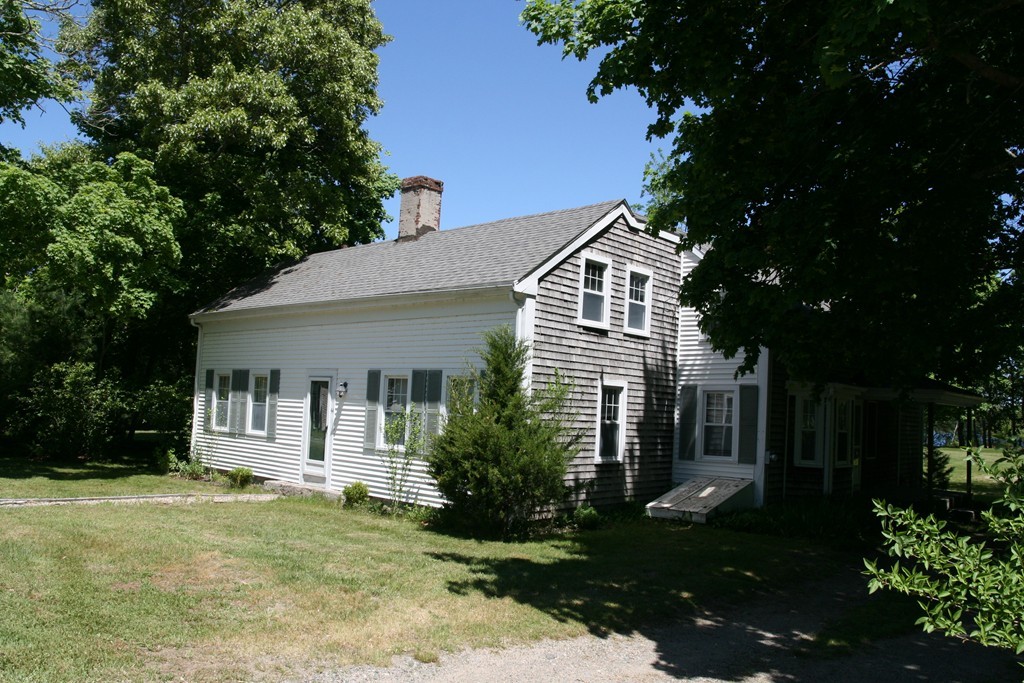 44 Lakeview St, Carver, MA 02330